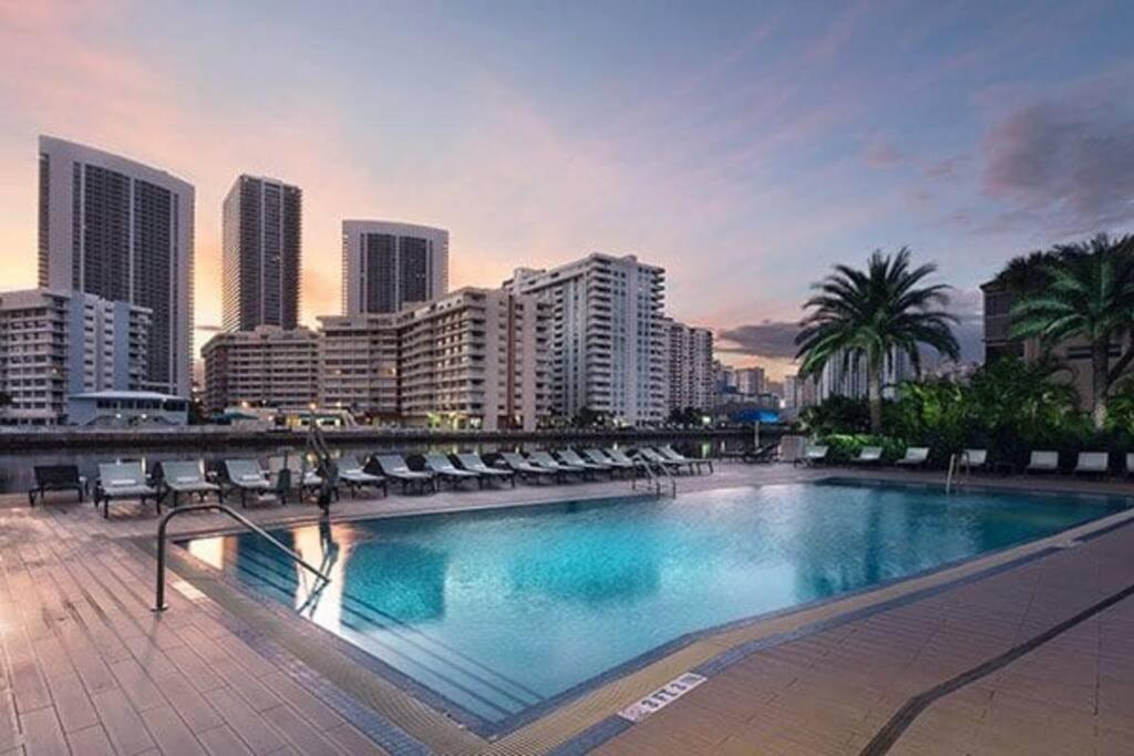 Ocean Views - Pool & Gym - Pet Friendly - Close To Beach Plaja Hallandale Exterior foto